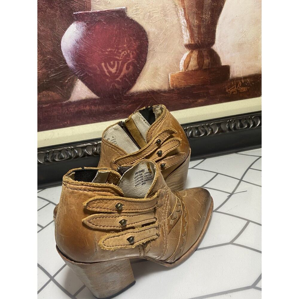Freebird by Steven Boots Women 6 Tan Gate Distressed Western Ankle Bootie - Picture 15 of 16